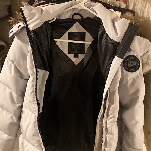 Canada Goose Black Label Chelsea Parka - Picture 16 of 17